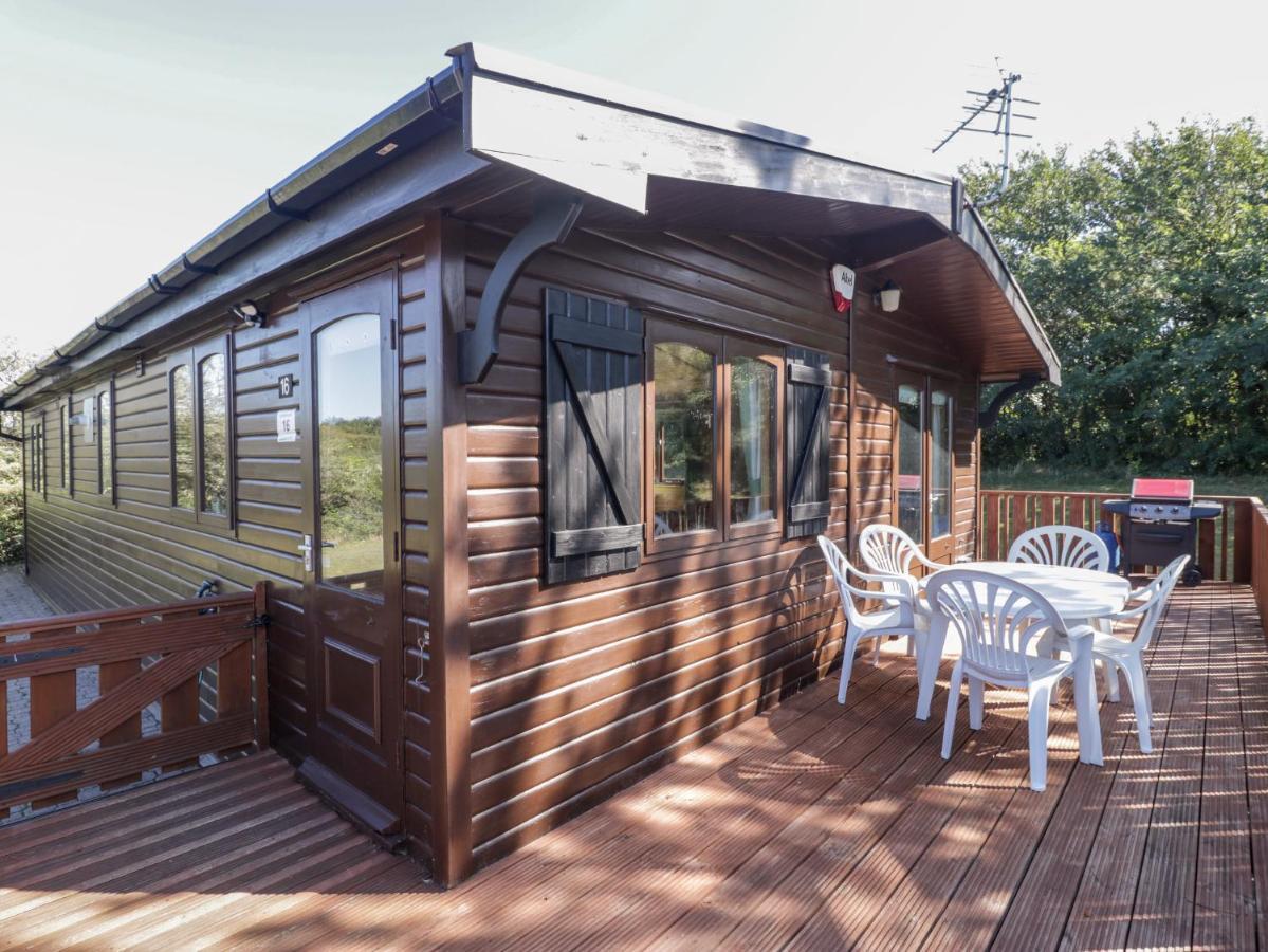 16 Amber Wood Lodge 利明顿 外观 照片